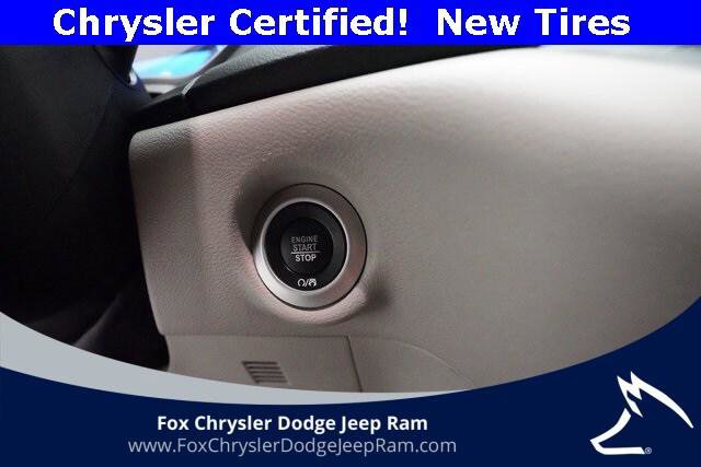 Certified 2024 Chrysler Pacifica Touring-L image 31