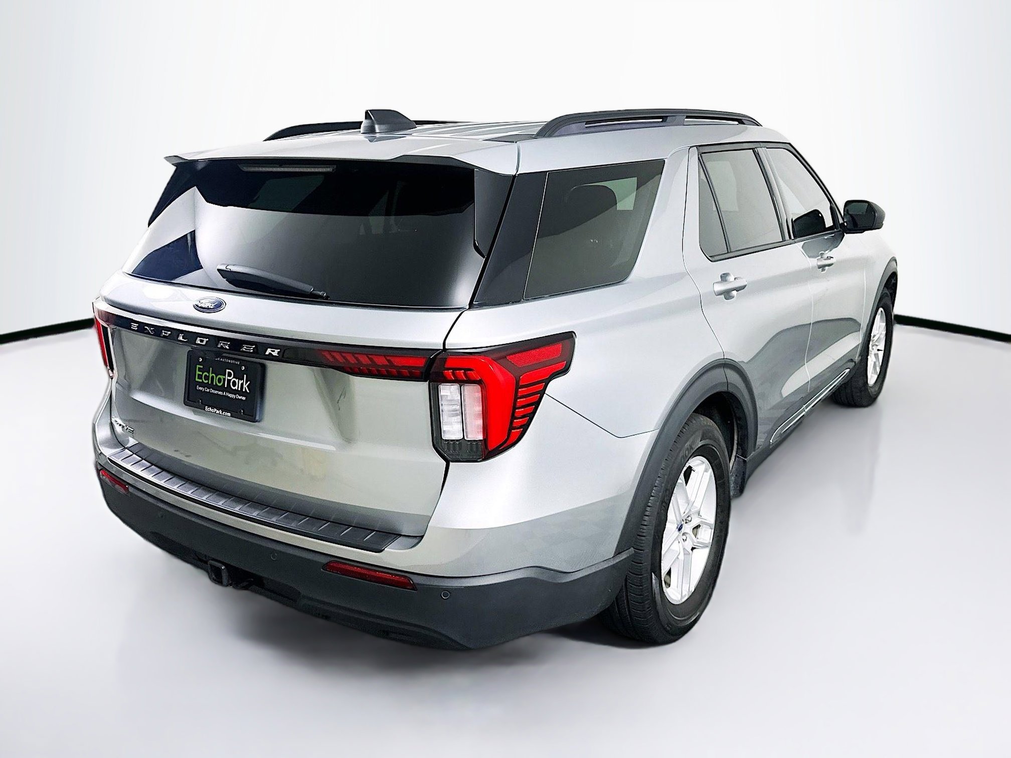 Used 2025 Ford Explorer Active RWD image 9