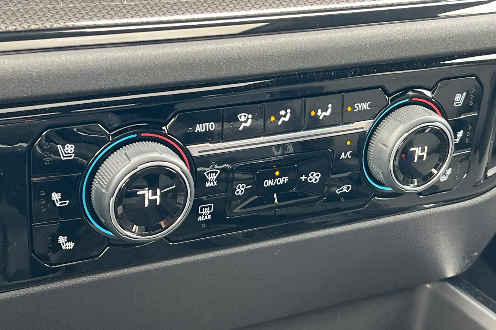 Certified 2025 Chevrolet Silverado 1500 ZR2 w/ Technology Package image 28