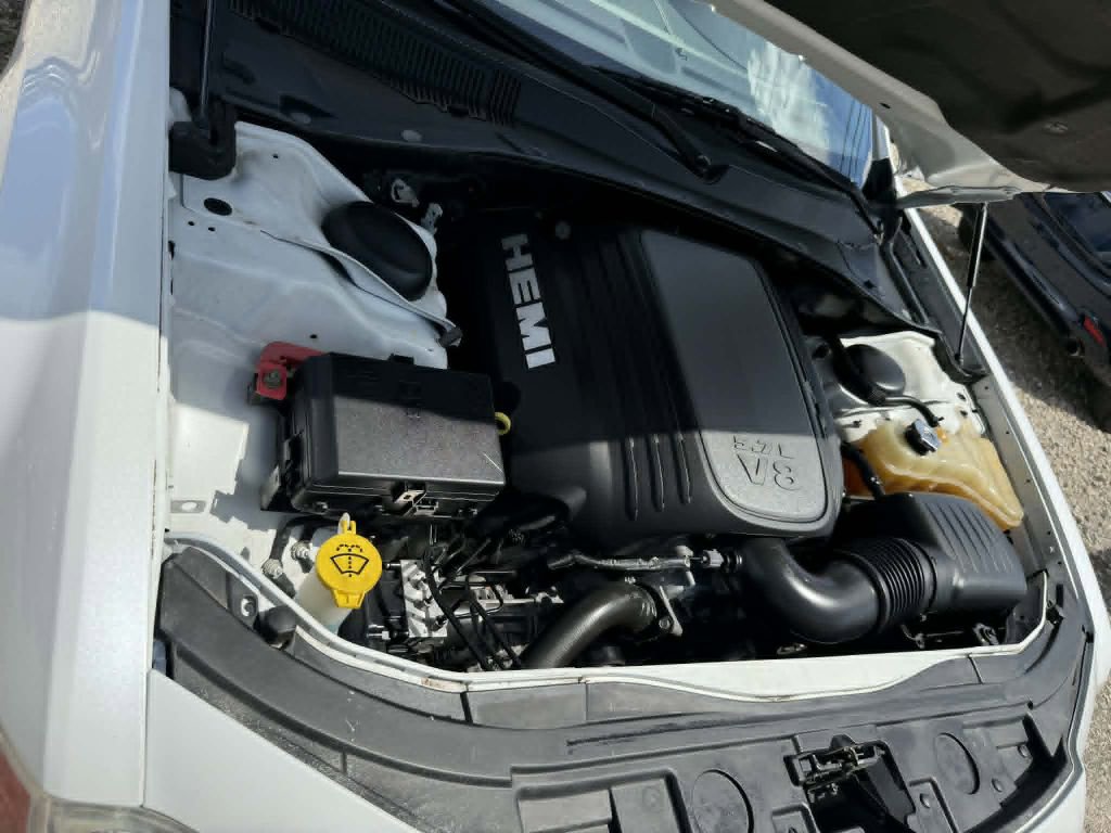 Used 2012 Chrysler 300 C Luxury Series image 22