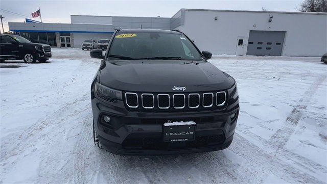 Used 2023 Jeep Compass Latitude w/ Convenience Group image 3