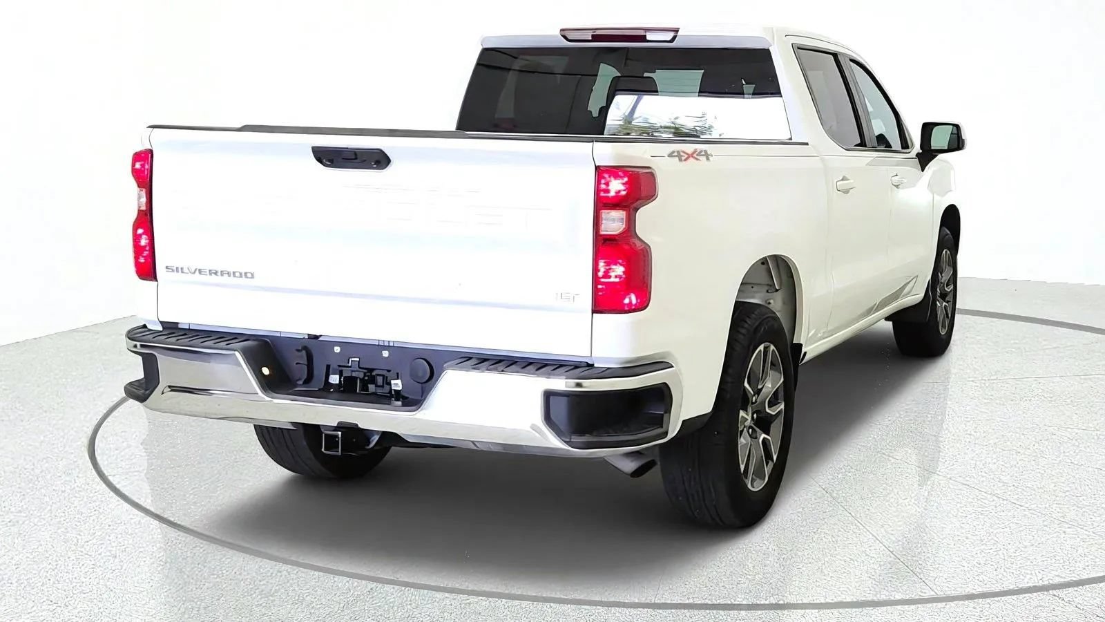 Used 2023 Chevrolet Silverado 1500 LT AWD/4WD image 8