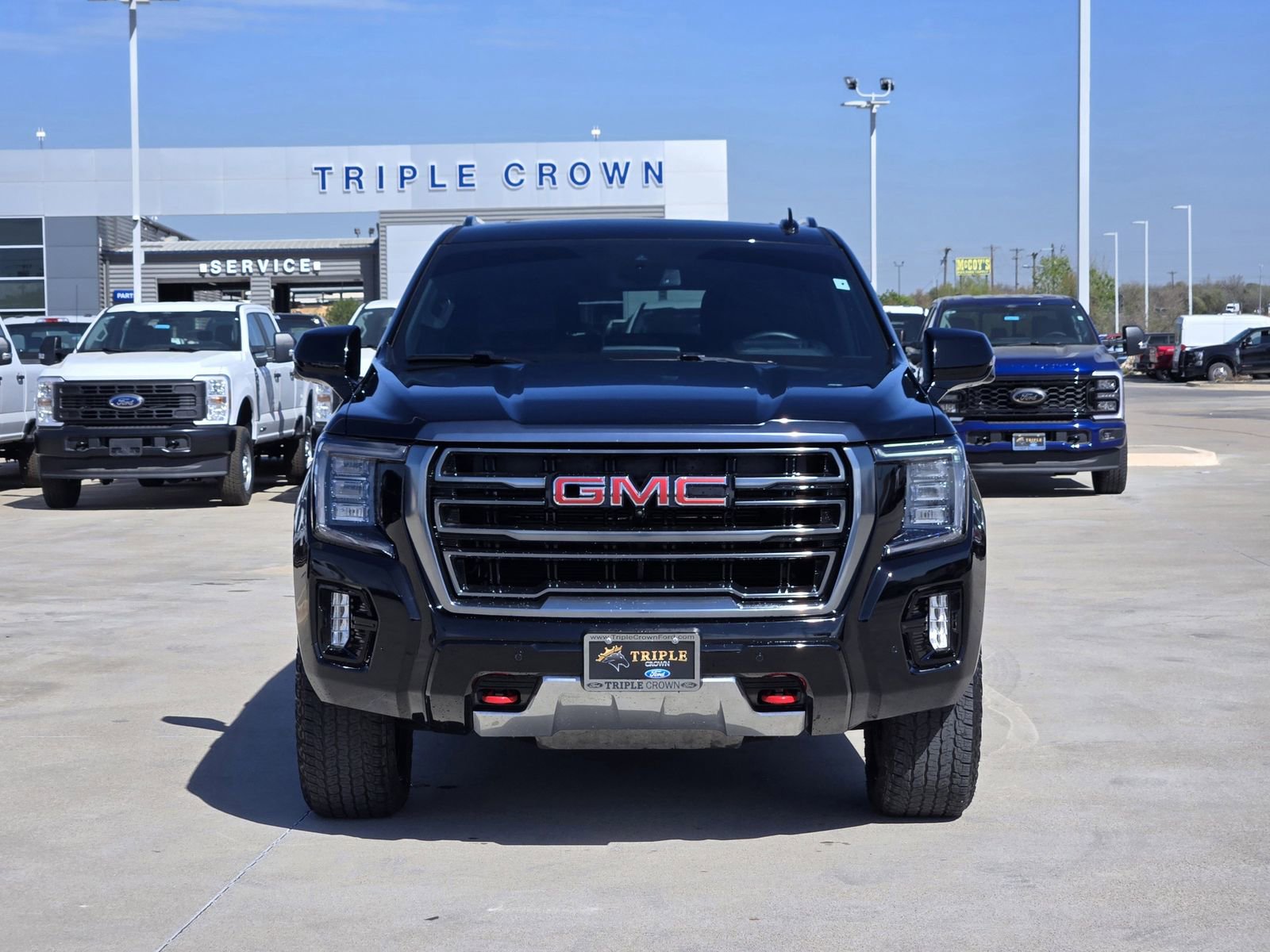 Used 2023 GMC Yukon XL AT4 w/ Technology Package image 6