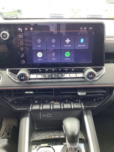 Used 2023 Chevrolet Colorado Z71 w/ Z71 Convenience Package 2 AWD/4WD image 25