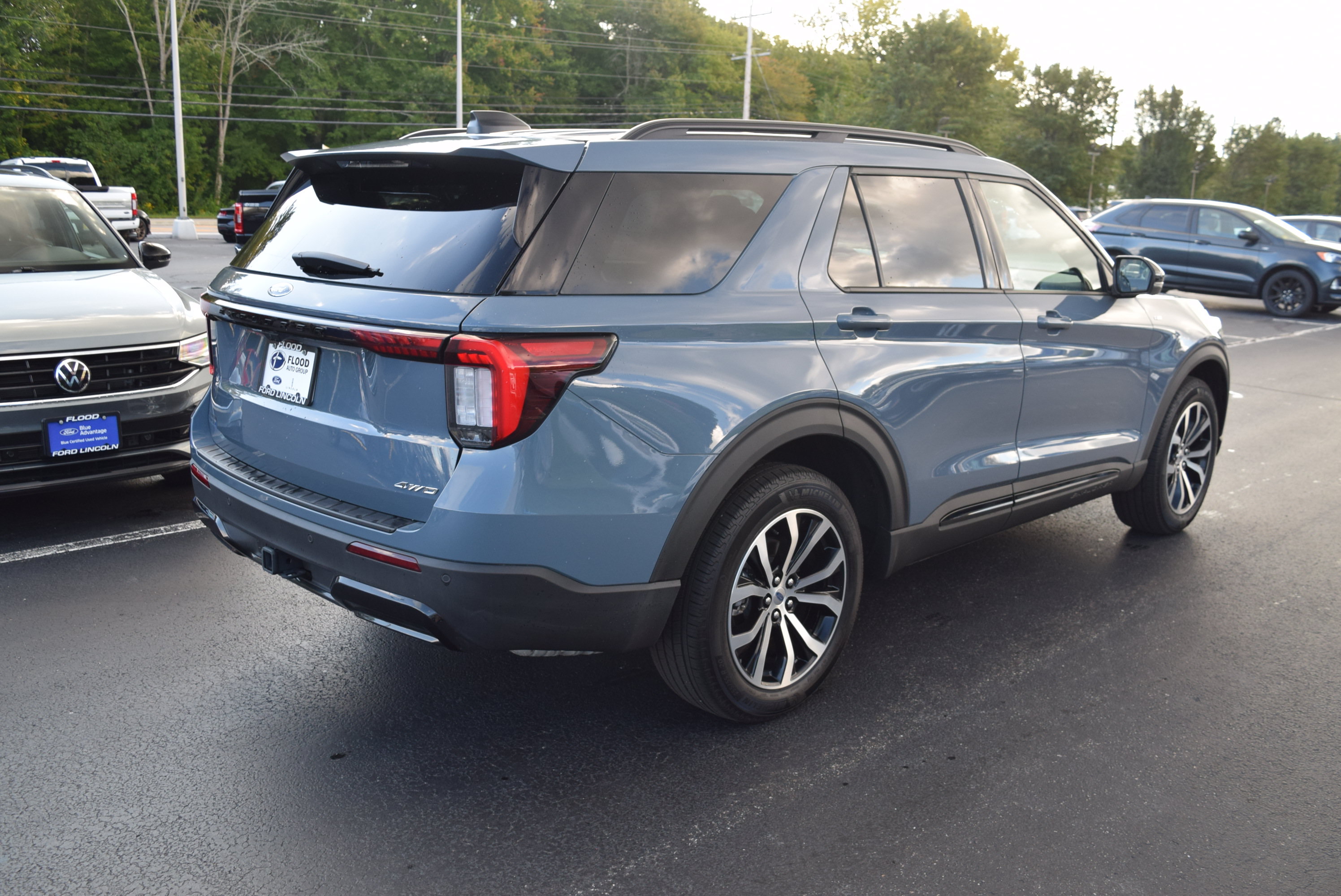 Used 2025 Ford Explorer ST-Line AWD/4WD image 4