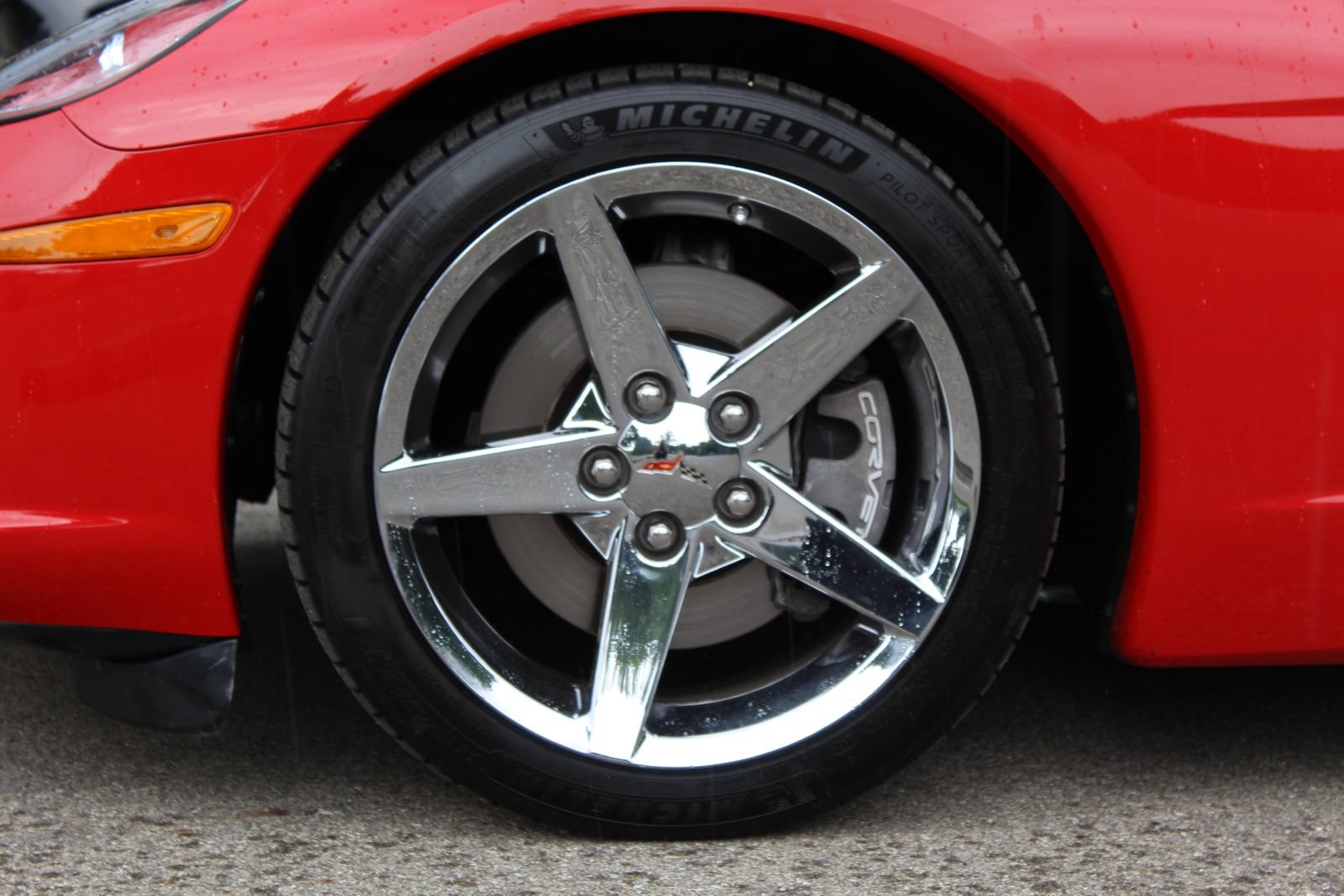 Used 2007 Chevrolet Corvette Coupe w/ Preferred Equipment Group RWD image 25