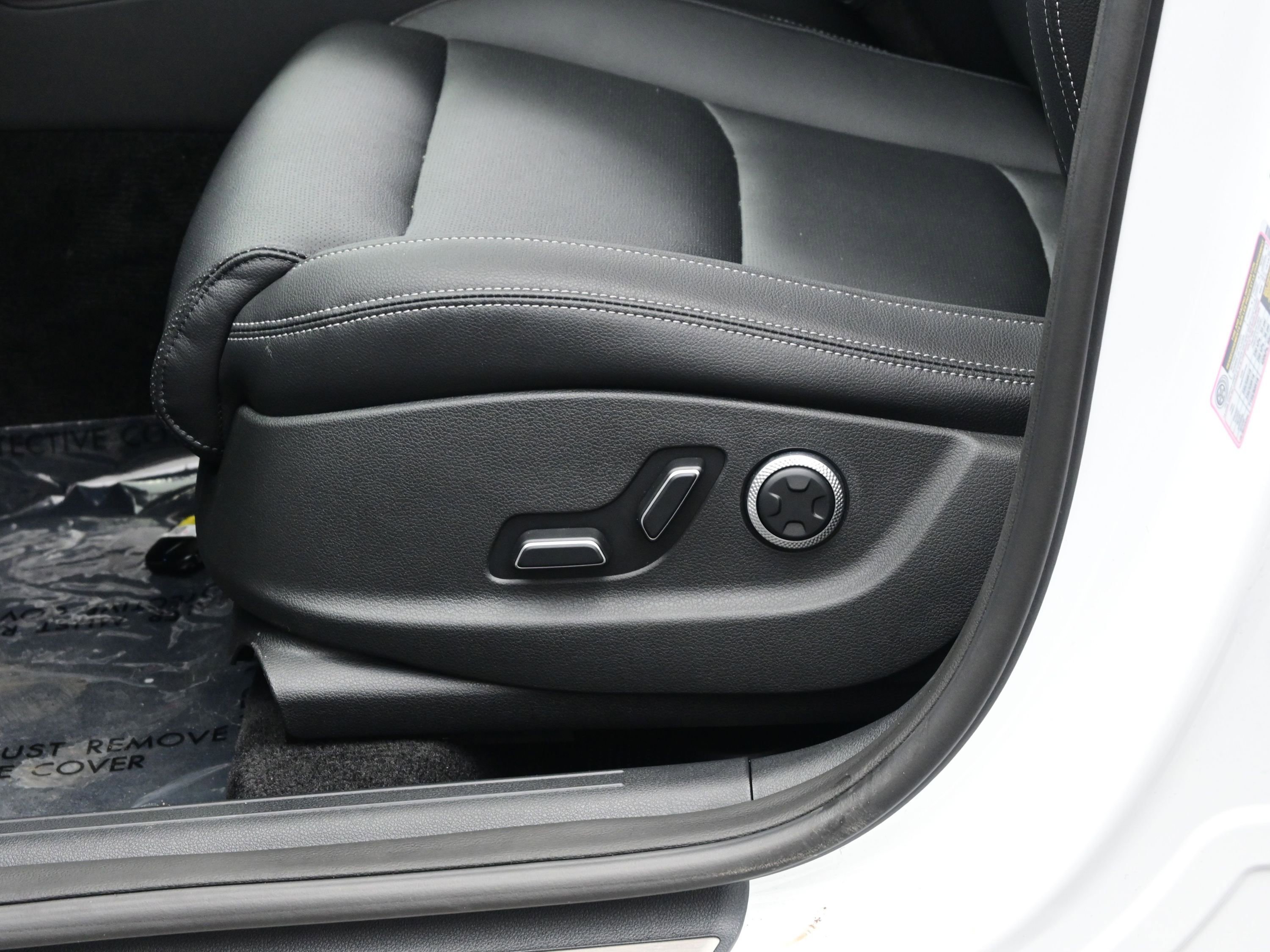 Certified 2026 Genesis GV70 2.5T Select image 11