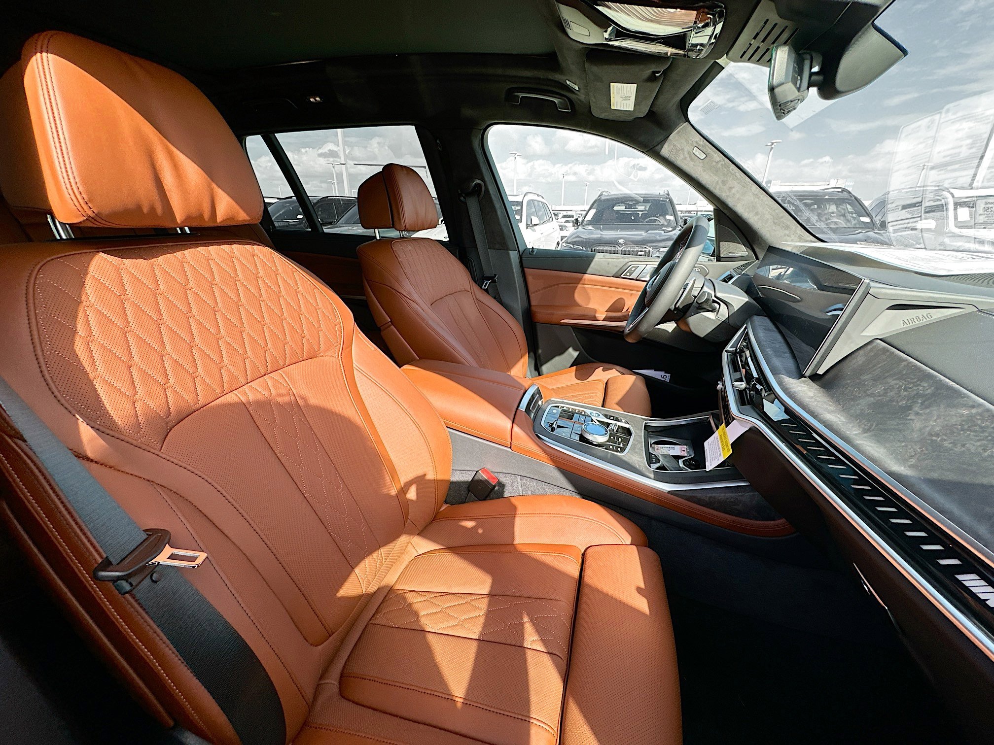 New 2025 BMW X7 M60i w/ Executive Package image 30