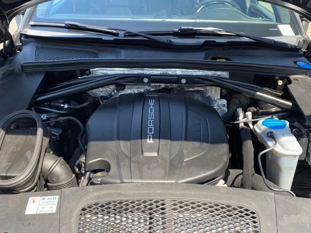 Used 2017 Porsche Macan AWD/4WD image 10