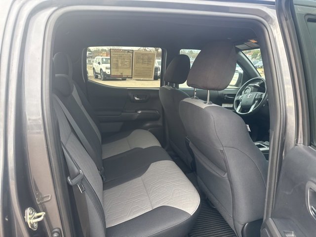 Used 2020 Toyota Tacoma TRD Off-Road image 23