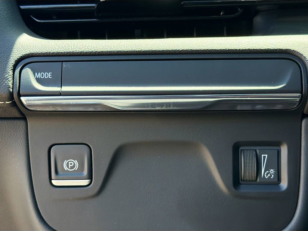 Used 2022 Cadillac Escalade Premium Luxury RWD image 37