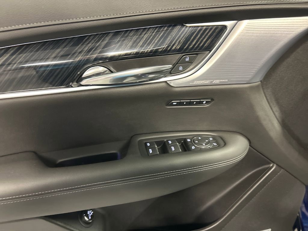 Used 2024 Cadillac XT6 Premium Luxury AWD/4WD image 14