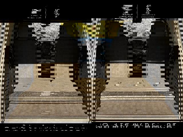 Used 2017 Chevrolet Suburban Premier image 27