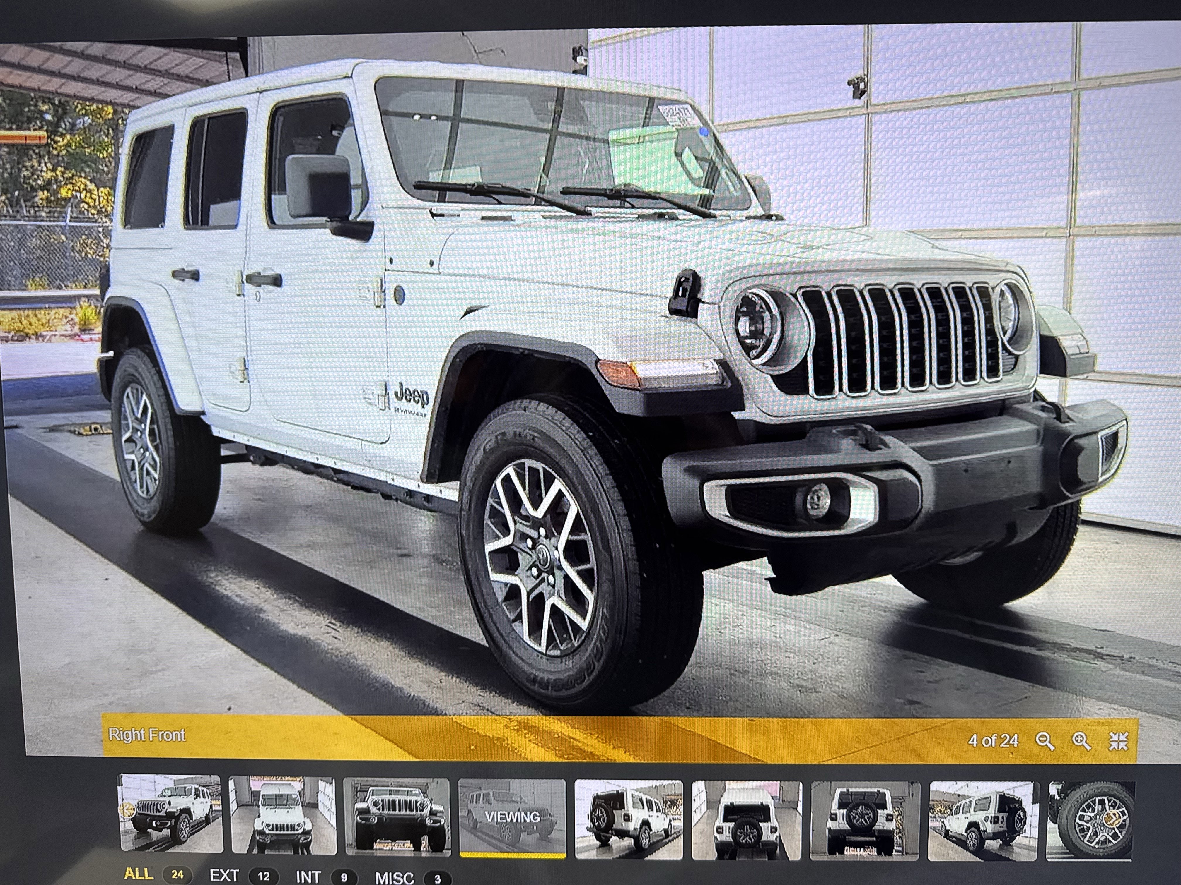 Used 2025 Jeep Wrangler Sahara image 3