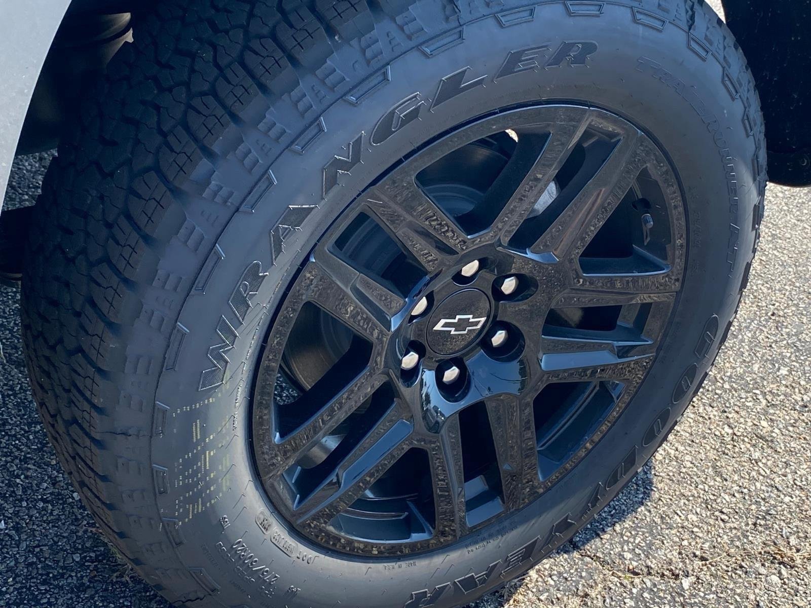 New 2026 Chevrolet Silverado 1500 Custom w/ Turbomax Blackout Package AWD/4WD image 26