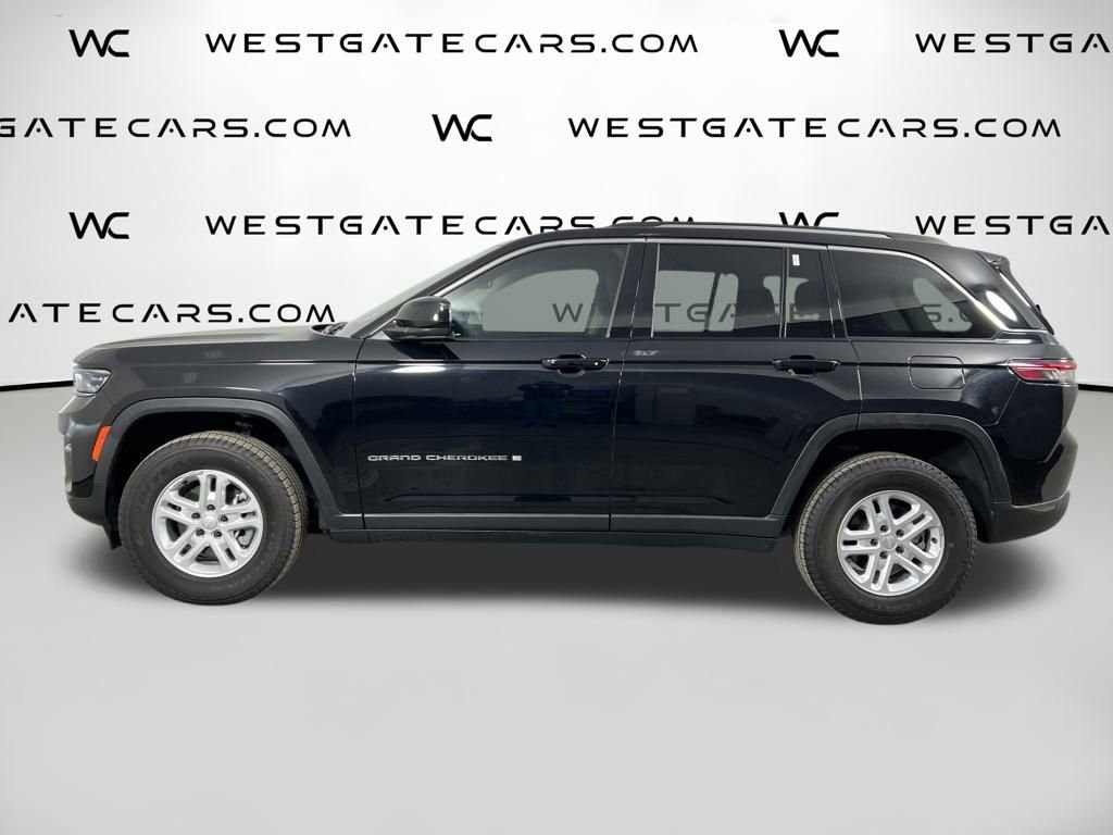 Used 2023 Jeep Grand Cherokee Laredo image 5