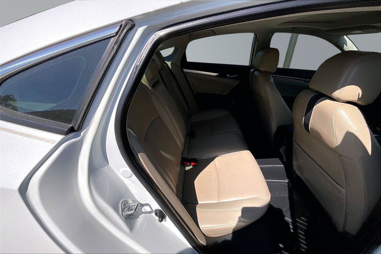 Used 2019 Honda Civic Touring image 27