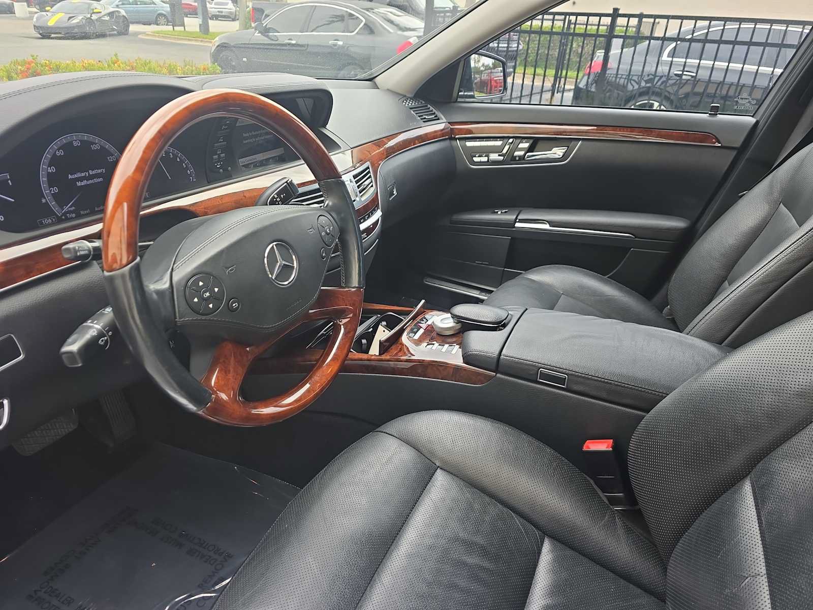 Used 2011 Mercedes-Benz S 550 4MATIC image 17