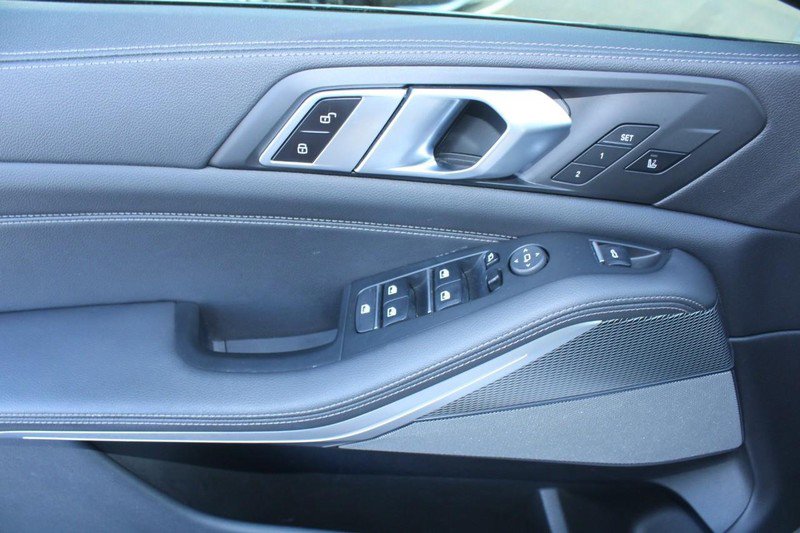 Used 2021 BMW X5 M50i w/ Executive Package image 10