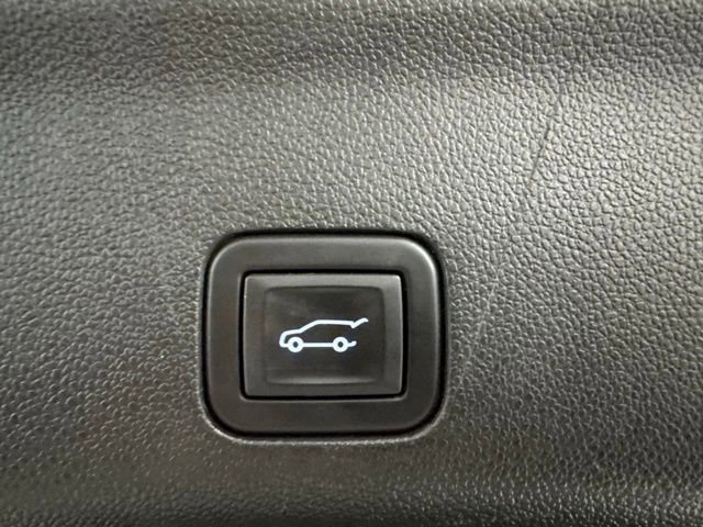 Certified 2023 GMC Yukon XL Denali image 8