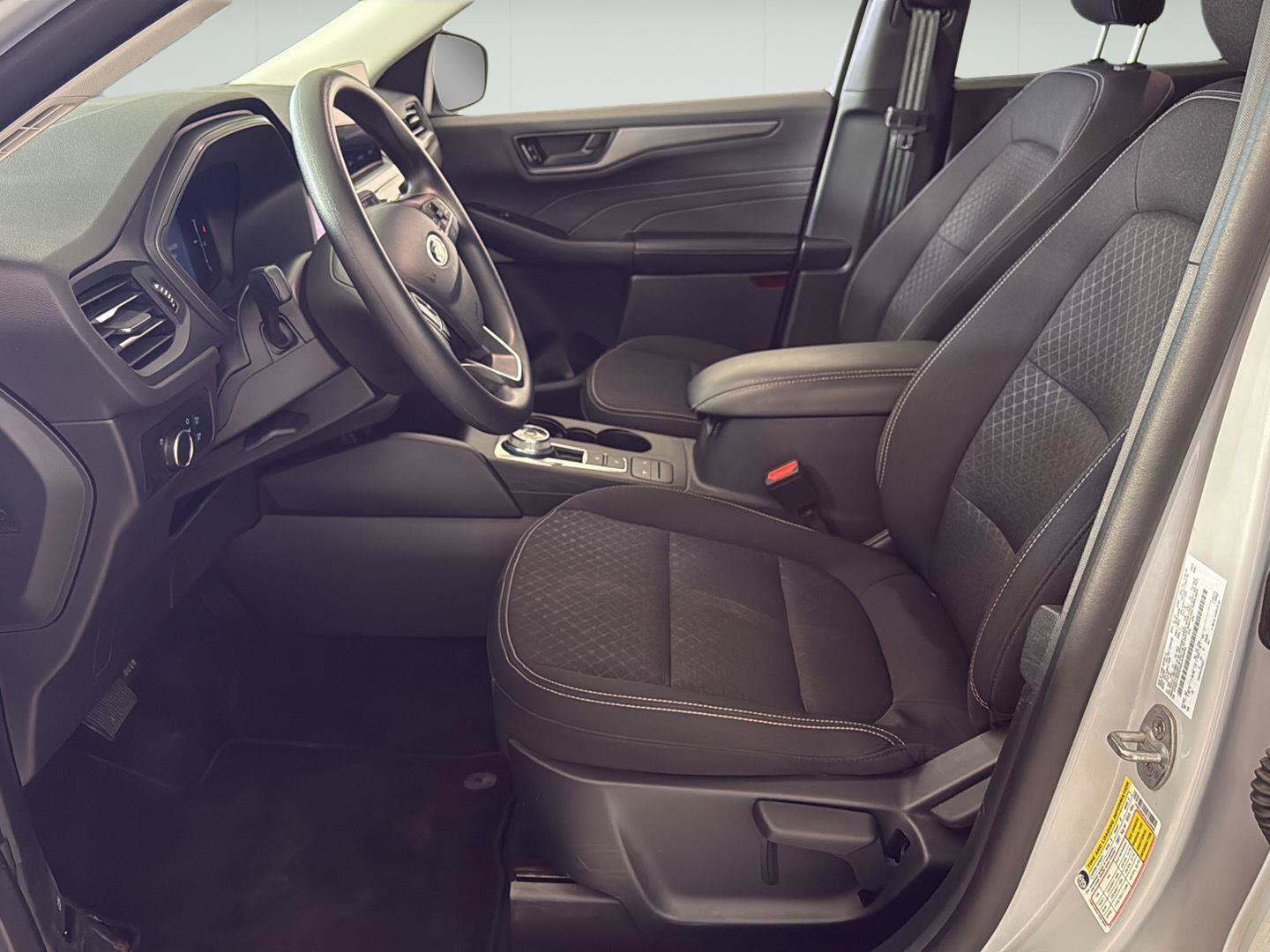 Used 2025 Ford Escape Active AWD/4WD image 4