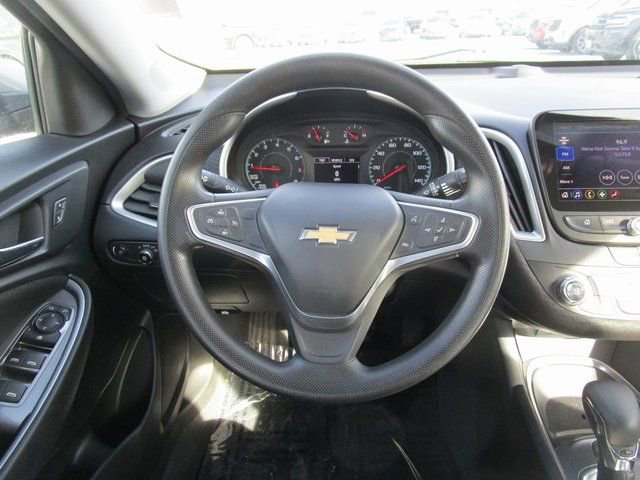 Used 2022 Chevrolet Malibu LT image 17