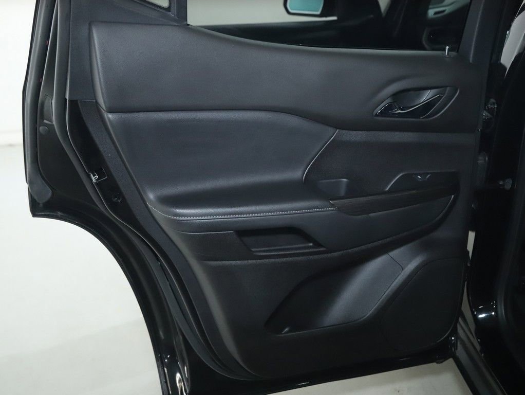 Used 2023 GMC Acadia SLT w/ Preferred Package AWD/4WD image 13