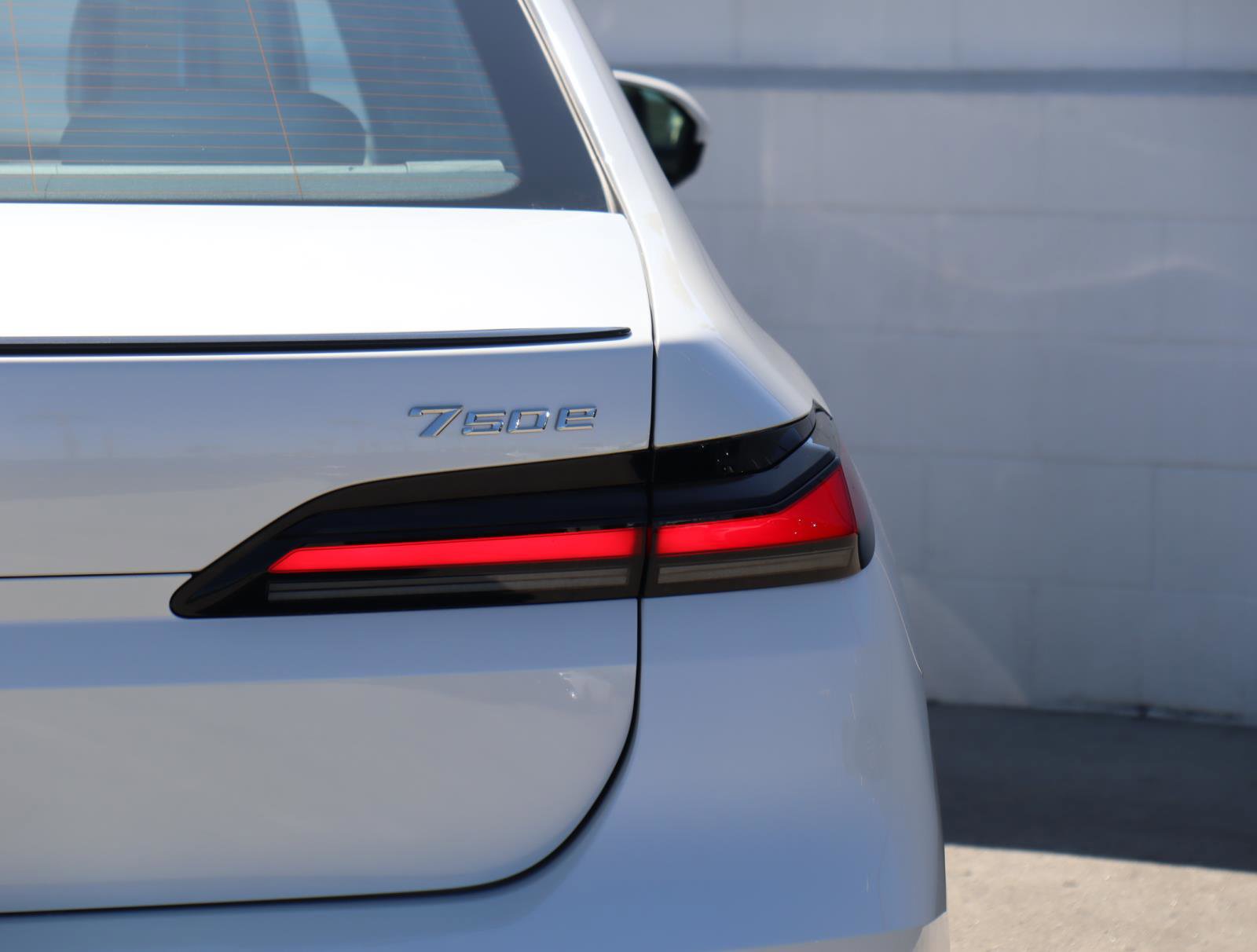 New 2026 BMW 750e xDrive w/ Executive Package image 6