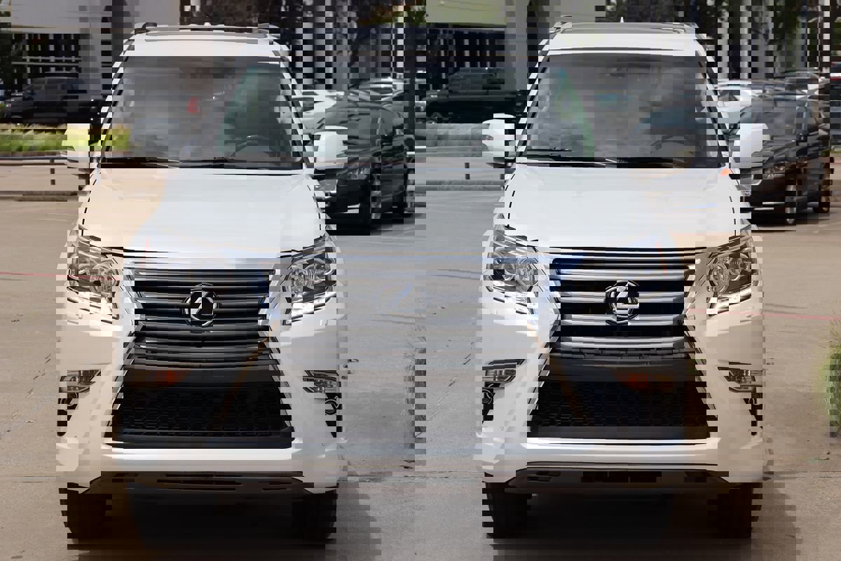 Used 2017 Lexus GX 460 Premium image 4