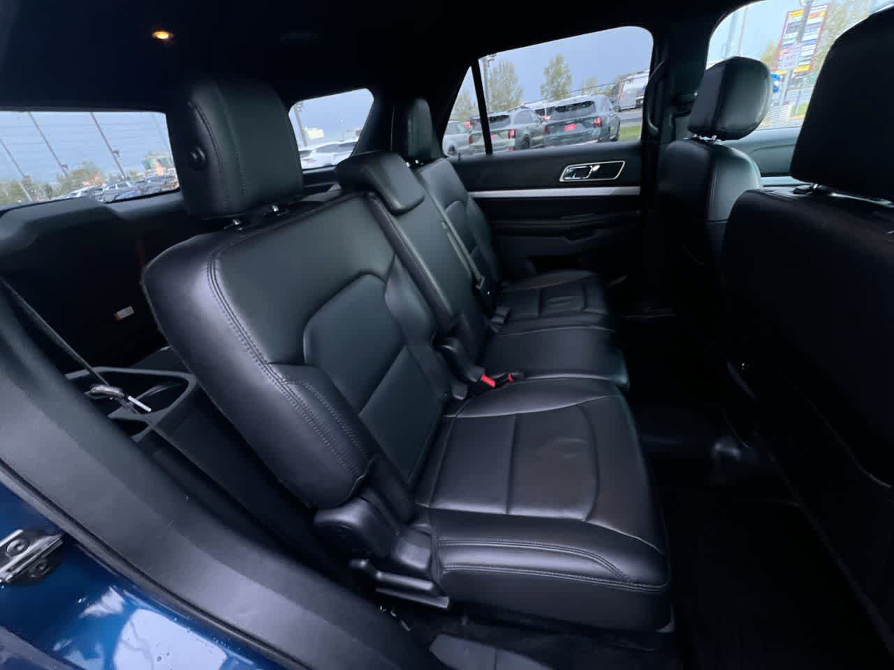 Used 2016 Ford Explorer XLT w/ Equipment Group 202A AWD/4WD image 24