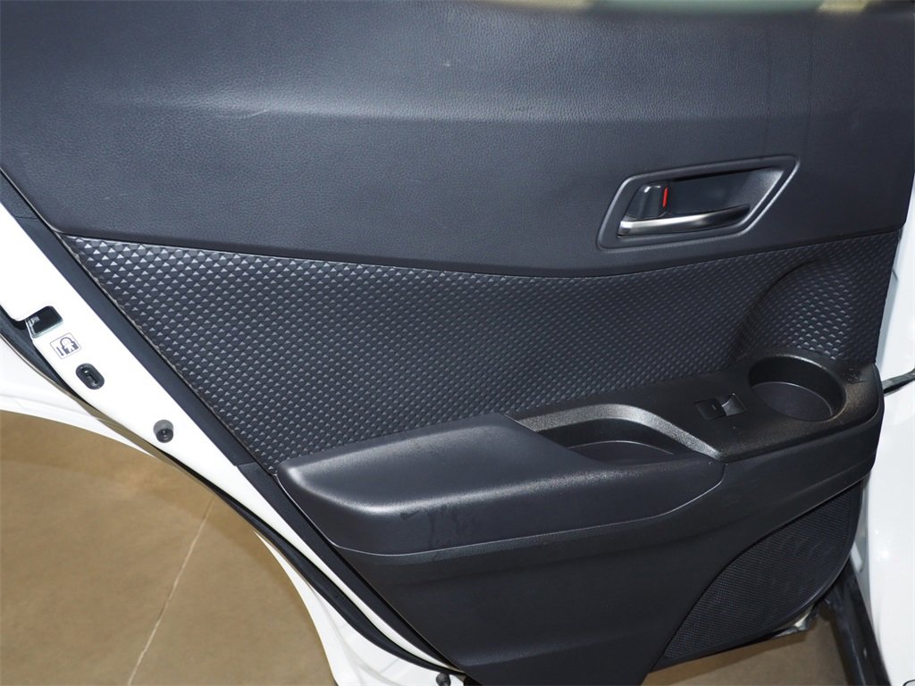 Used 2020 Toyota C-HR LE image 10