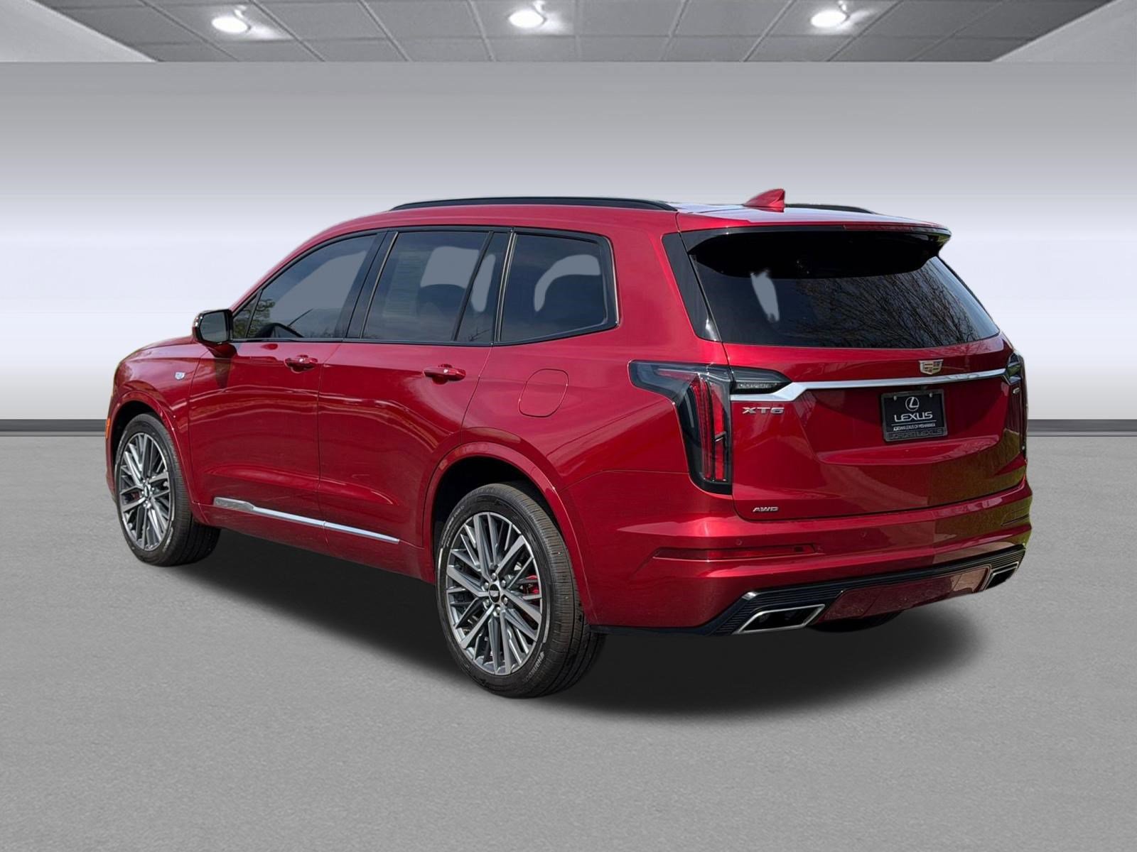 Used 2023 Cadillac XT6 Sport w/ LPO, Premium Carpet Package AWD/4WD image 3