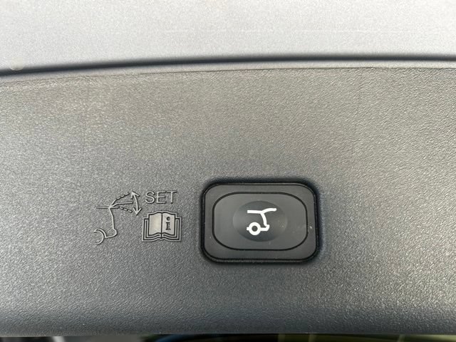 Used 2025 Lincoln Nautilus Reserve AWD/4WD image 7
