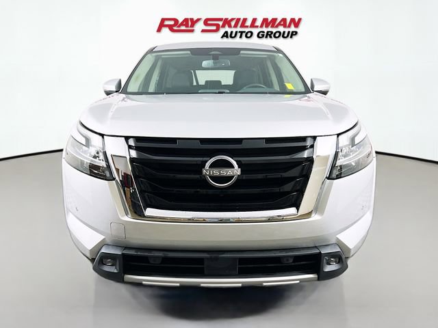Used 2022 Nissan Pathfinder SL image 2