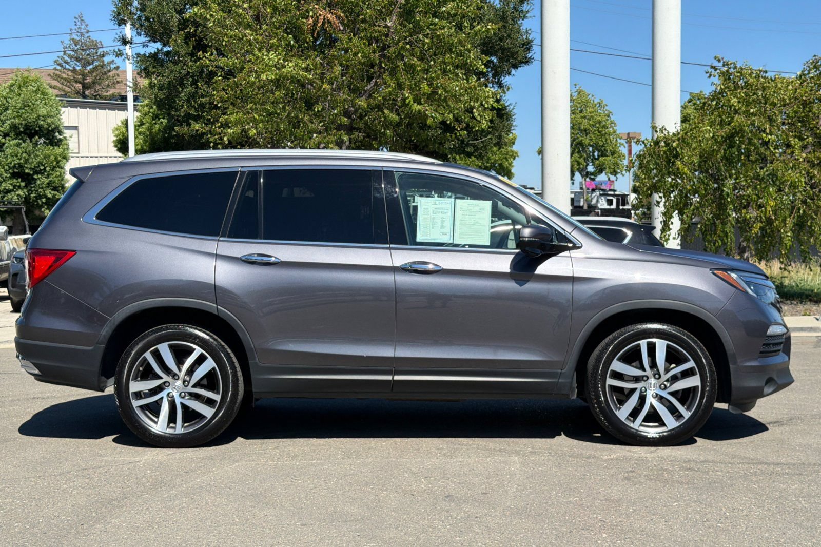 Used 2018 Honda Pilot Touring image 3