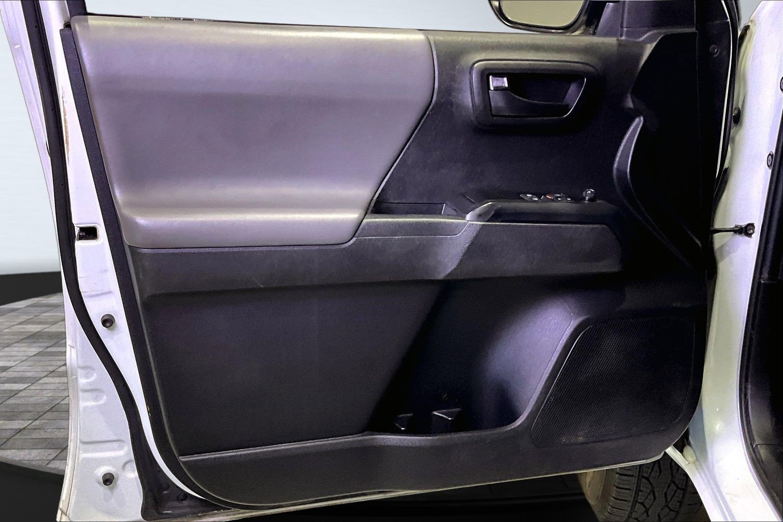 Used 2021 Toyota Tacoma SR image 19