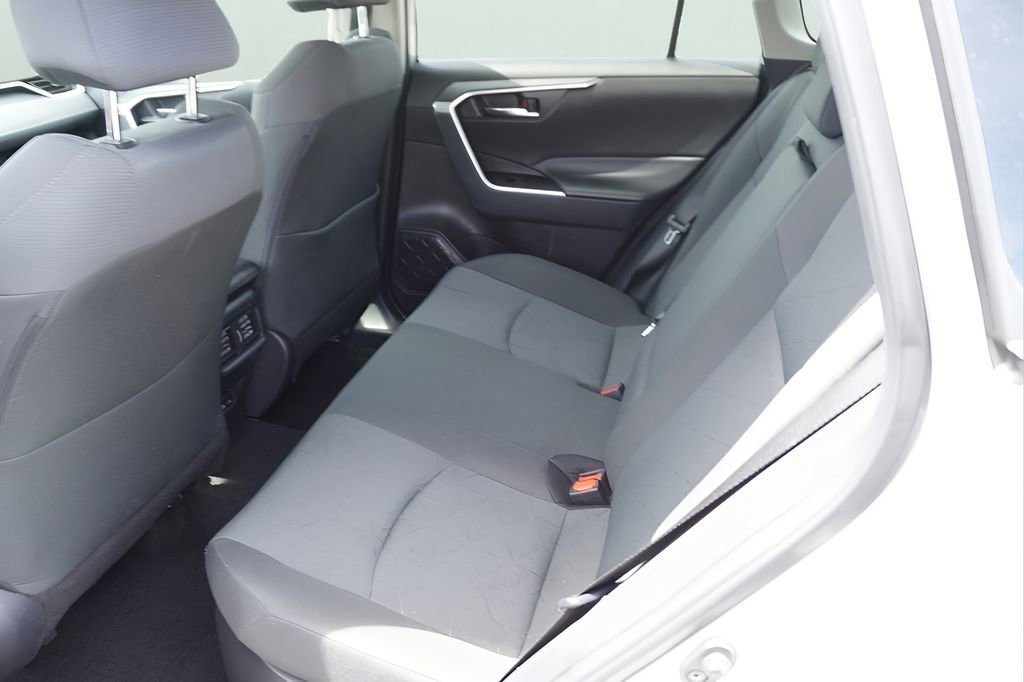 Used 2025 Toyota RAV4 XLE image 11