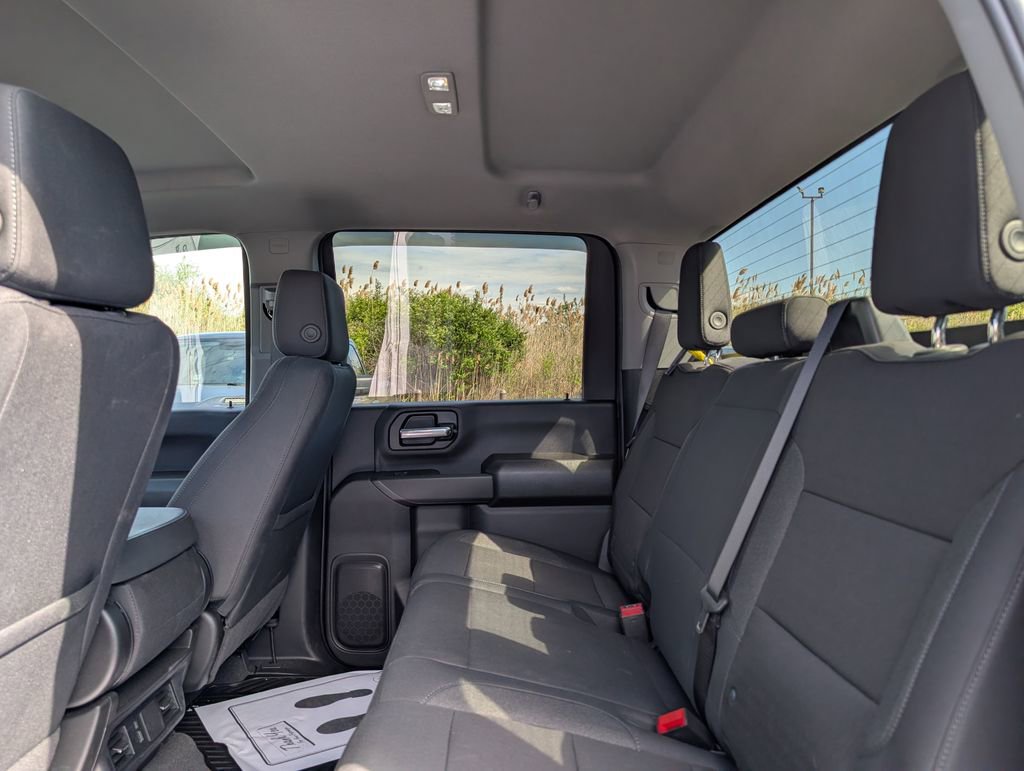 Used 2025 Chevrolet Silverado 2500 Custom w/ Custom Value Package AWD/4WD image 11