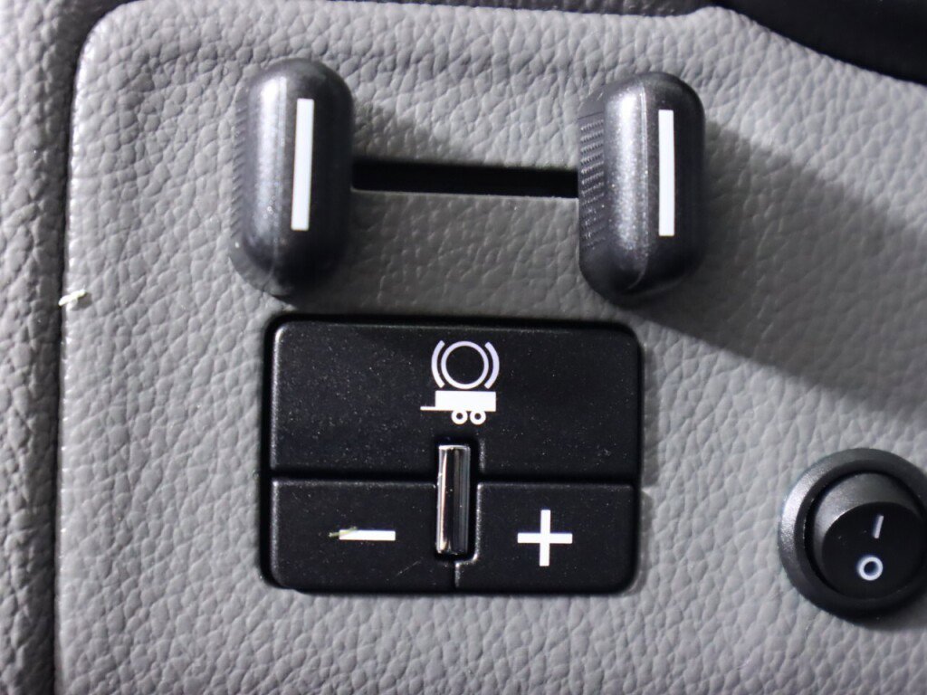 Used 2018 Chevrolet Colorado W/T w/ WT Convenience Package image 11