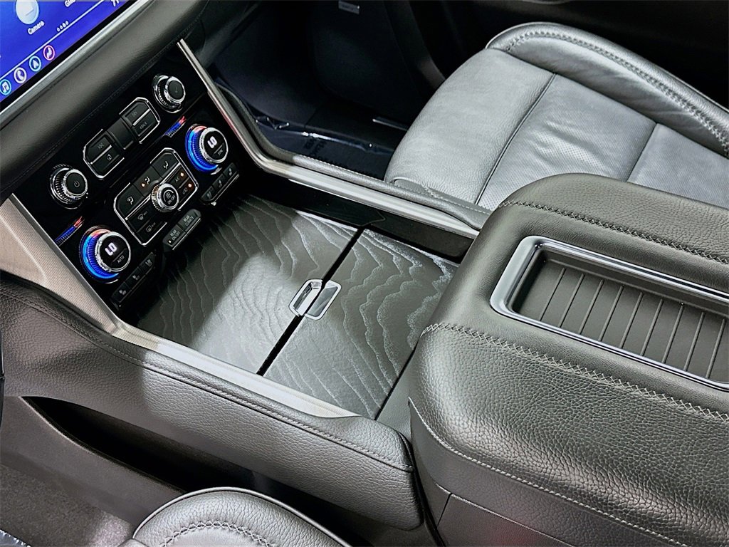 Used 2021 GMC Yukon Denali w/ Denali Ultimate Package image 16