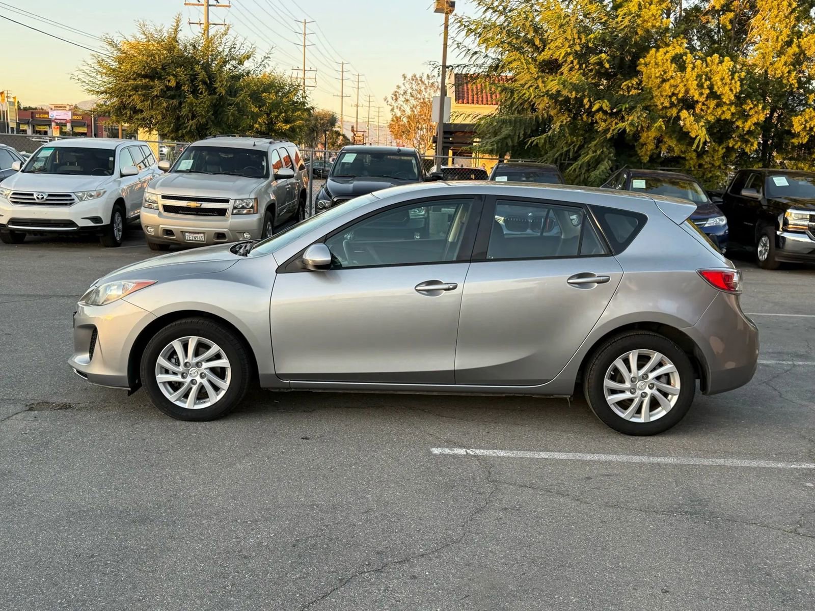 Used 2012 MAZDA MAZDA3 i Touring image 8