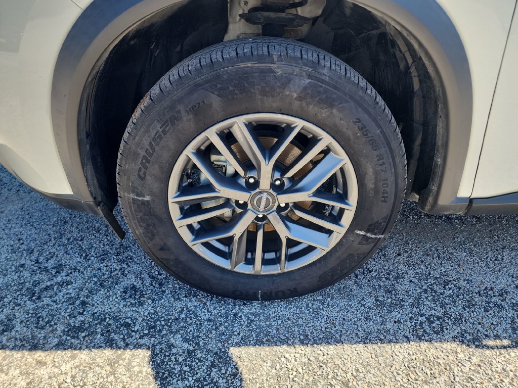 Used 2023 Nissan Rogue S FWD image 16