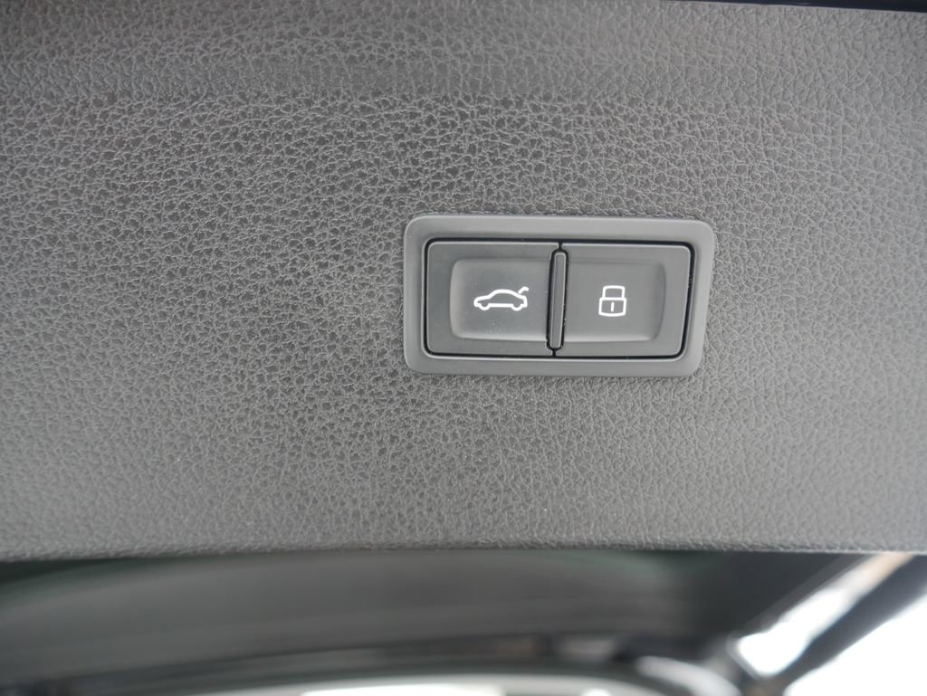 Certified 2023 Audi Q5 2.0T Premium w/ Convenience Package image 26