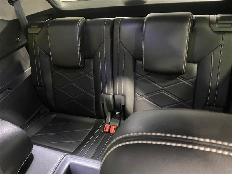 Used 2024 Volkswagen Atlas SE AWD/4WD image 13