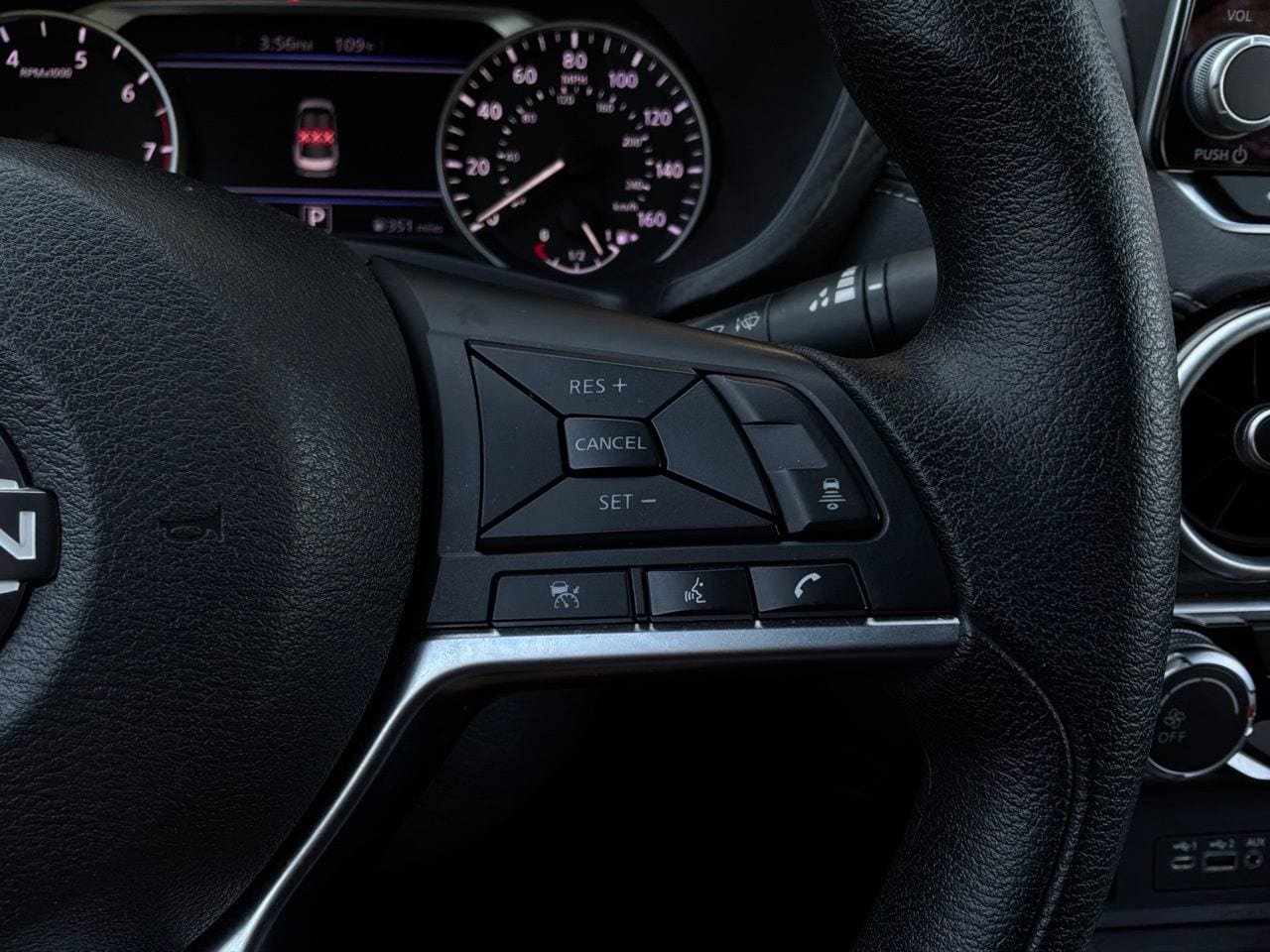 Used 2025 Nissan Sentra SV FWD image 34