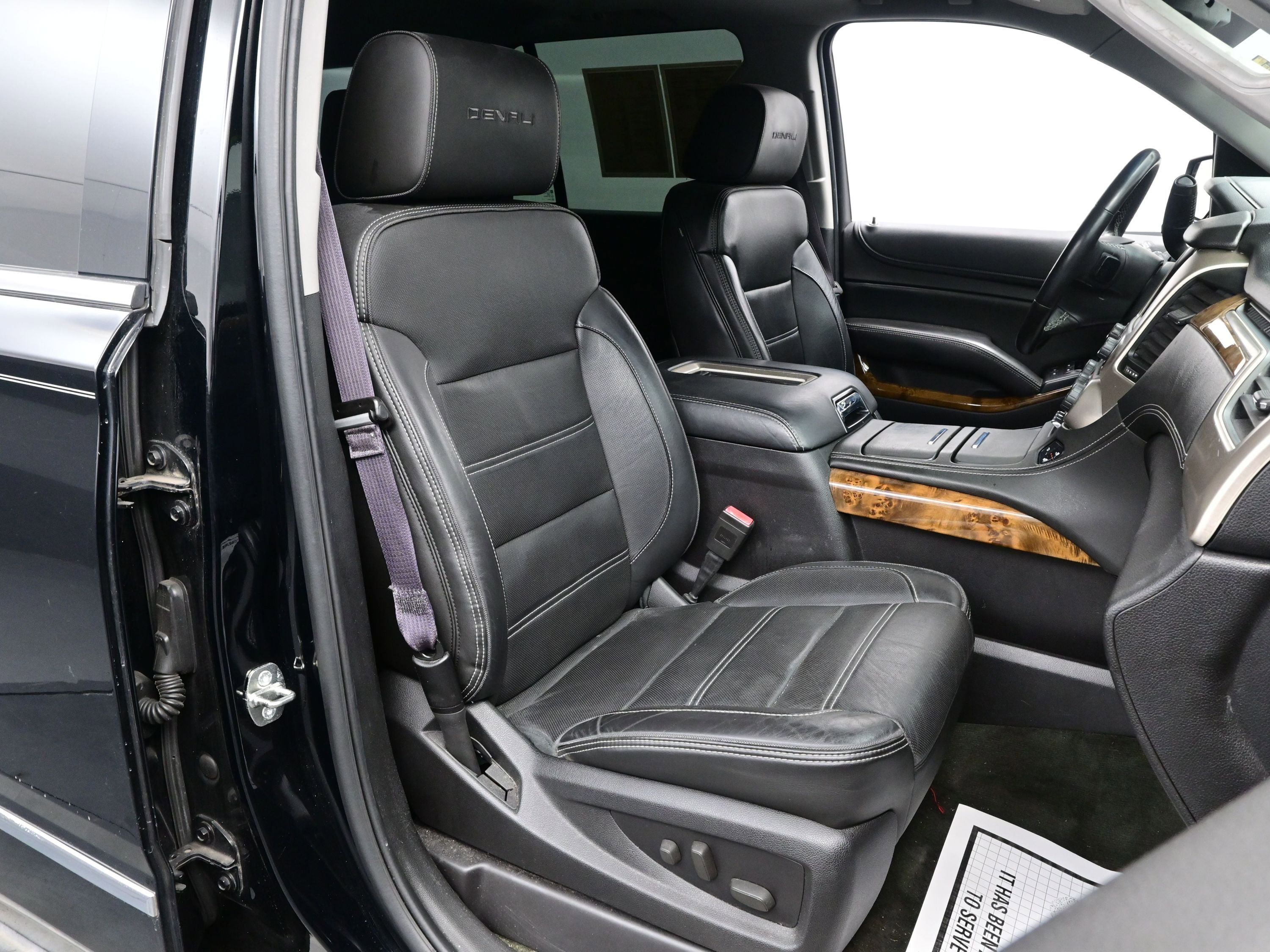 Used 2015 GMC Yukon Denali w/ Touring Package image 14