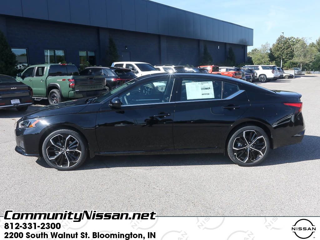 New 2025 Nissan Altima 2.5 SR w/ SR Premium Package image 3