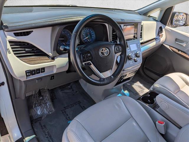 Used 2016 Toyota Sienna XLE FWD image 10