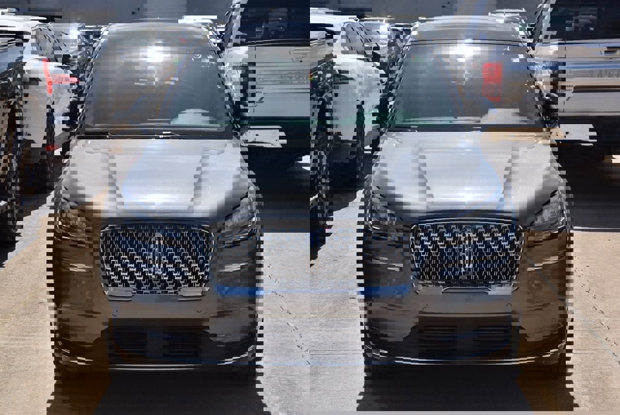 Used 2022 Lincoln Corsair Reserve w/ Equipment Group 201A image 3