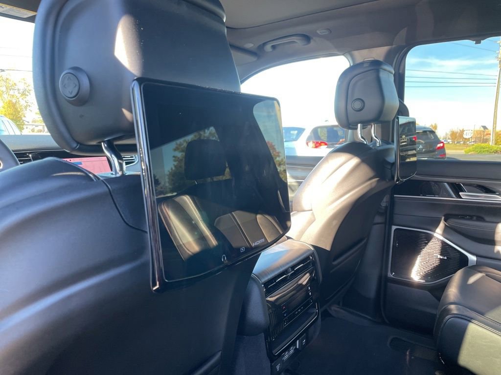 New 2024 Jeep Wagoneer L Series III w/ Premium Group I image 30